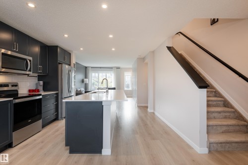2420 Trumpeter Way Nw, Edmonton, AB 