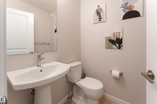 2420 Trumpeter Way Nw, Edmonton, AB 