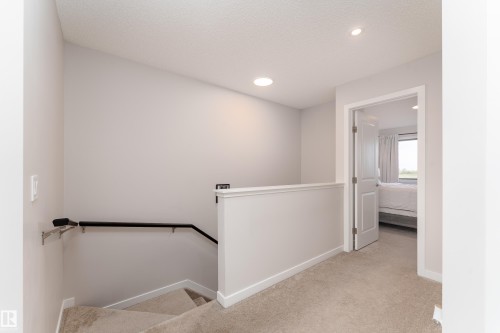 2420 Trumpeter Way Nw, Edmonton, AB 