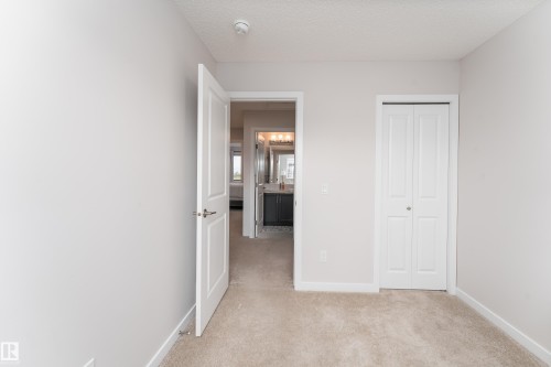2420 Trumpeter Way Nw, Edmonton, AB 