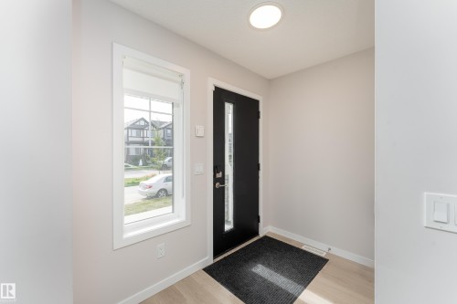 2420 Trumpeter Way Nw, Edmonton, AB 