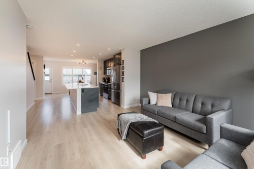 2420 Trumpeter Way Nw, Edmonton, AB 