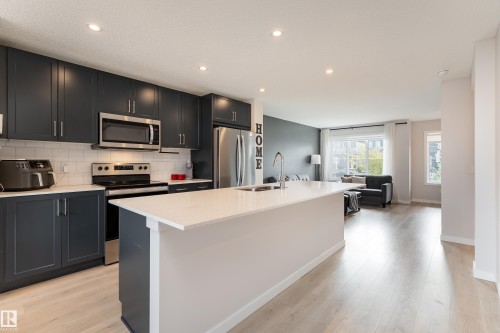 2420 Trumpeter Way Nw, Edmonton, AB 