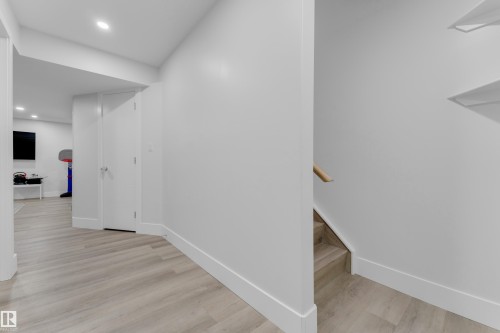 5128 20 Avenue Sw, Edmonton, AB 