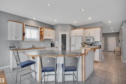 14932 136 Street Nw, Edmonton, AB 