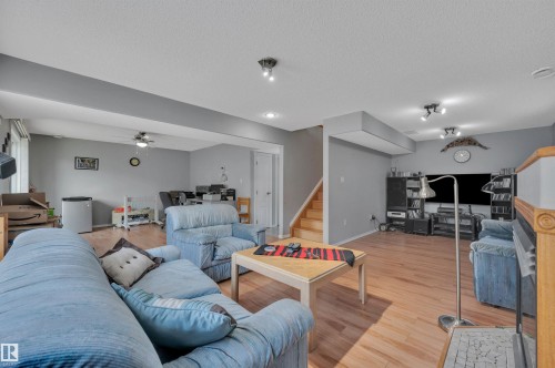 14932 136 Street Nw, Edmonton, AB 