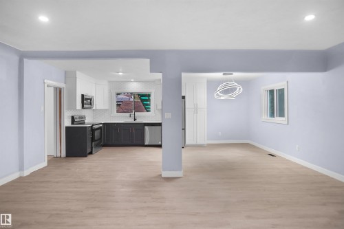 7501 95 Avenue Nw, Edmonton, AB 