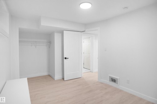 7501 95 Avenue Nw, Edmonton, AB 