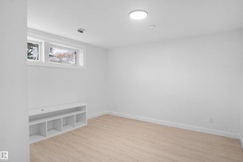 7501 95 Avenue Nw, Edmonton, AB 