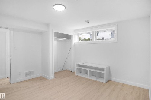 7501 95 Avenue Nw, Edmonton, AB 