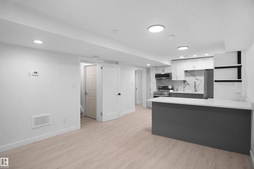 7501 95 Avenue Nw, Edmonton, AB 