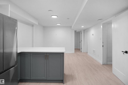 7501 95 Avenue Nw, Edmonton, AB 