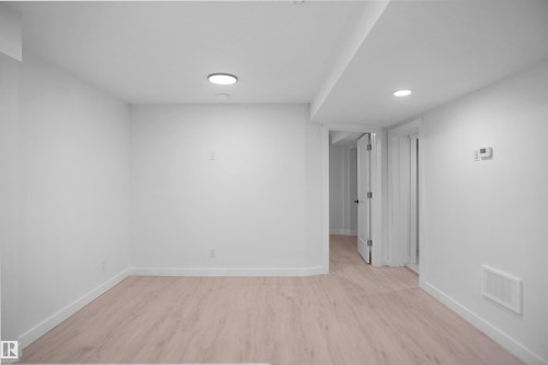 7501 95 Avenue Nw, Edmonton, AB 