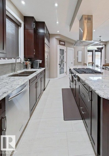 6520 111 Avenue Nw, Edmonton, AB 