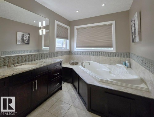6520 111 Avenue Nw, Edmonton, AB 