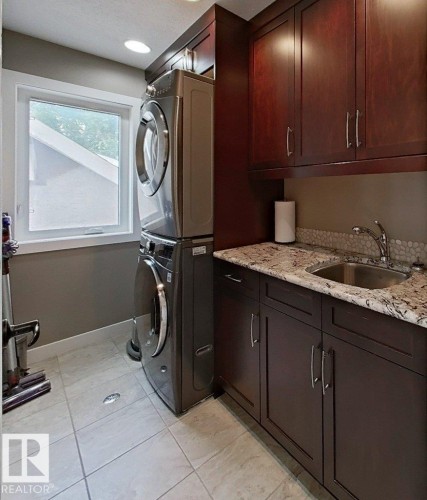 6520 111 Avenue Nw, Edmonton, AB 