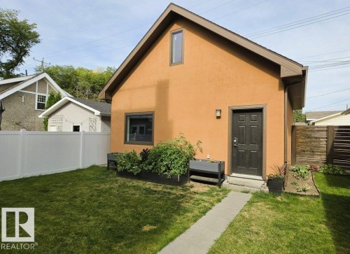 6520 111 Avenue Nw, Edmonton, AB 