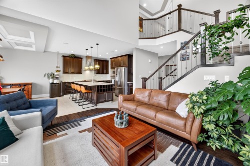 525 Albany Way Nw, Edmonton, AB 