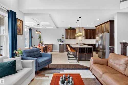 525 Albany Way Nw, Edmonton, AB 