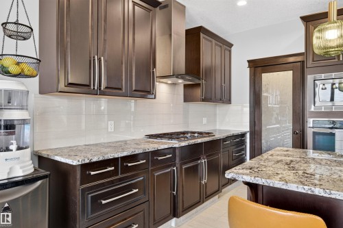 525 Albany Way Nw, Edmonton, AB 