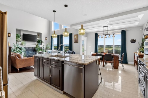 525 Albany Way Nw, Edmonton, AB 