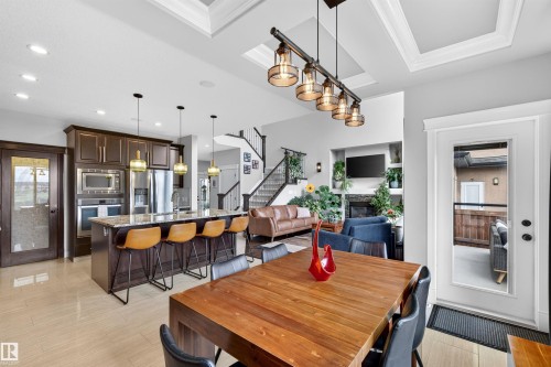 525 Albany Way Nw, Edmonton, AB 