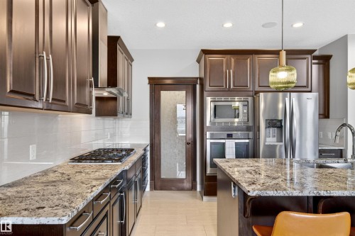 525 Albany Way Nw, Edmonton, AB 