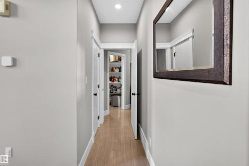 525 Albany Way Nw, Edmonton, AB 