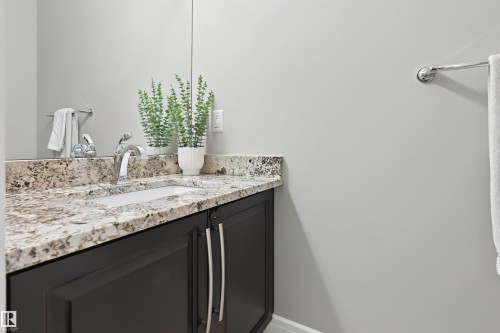 525 Albany Way Nw, Edmonton, AB 