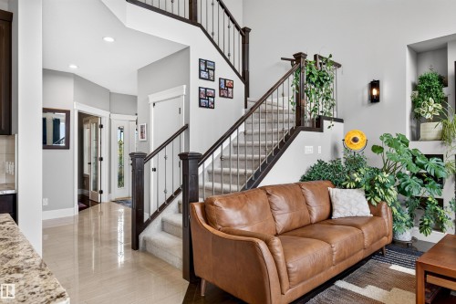 525 Albany Way Nw, Edmonton, AB 