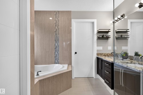 525 Albany Way Nw, Edmonton, AB 