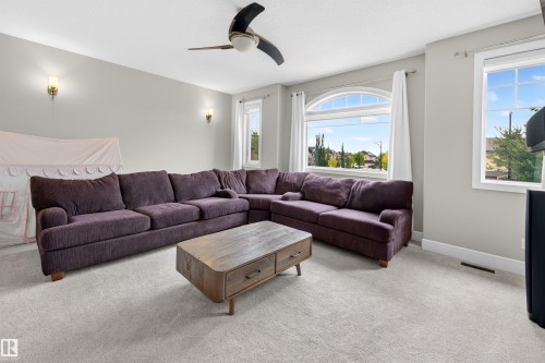 525 Albany Way Nw, Edmonton, AB 