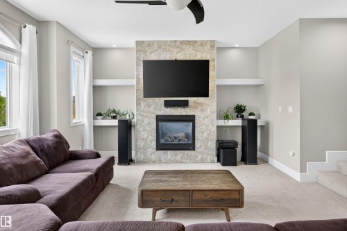 525 Albany Way Nw, Edmonton, AB 