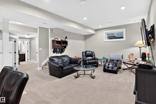 525 Albany Way Nw, Edmonton, AB 