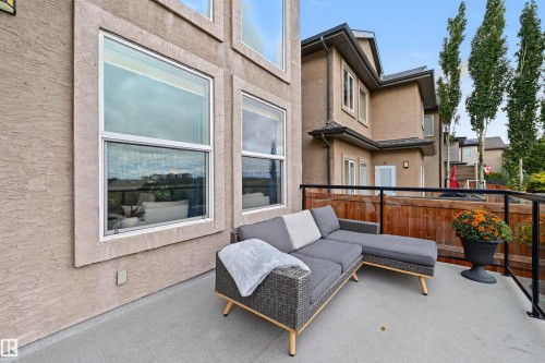 525 Albany Way Nw, Edmonton, AB 