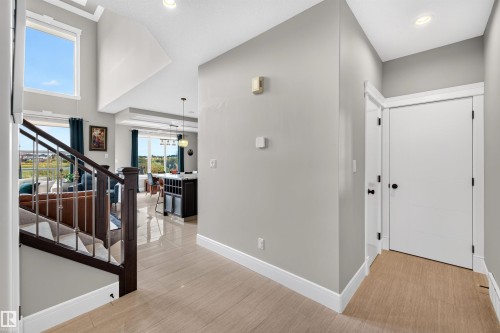 525 Albany Way Nw, Edmonton, AB 