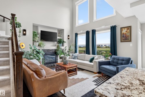 525 Albany Way Nw, Edmonton, AB 