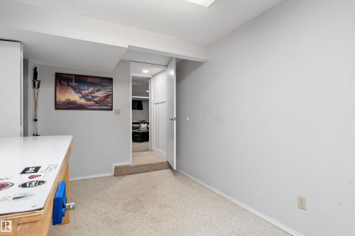 12211 147 Avenue Nw, Edmonton, AB 