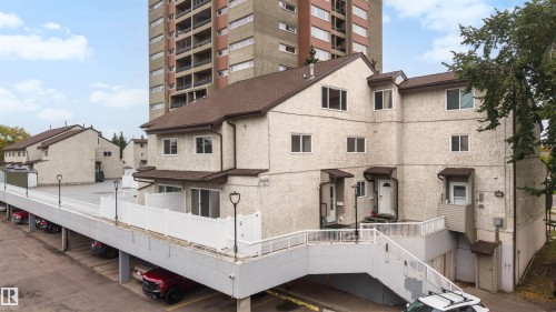 8C MEADOWLARK Village NW  Edmonton, AB T5R 5X3