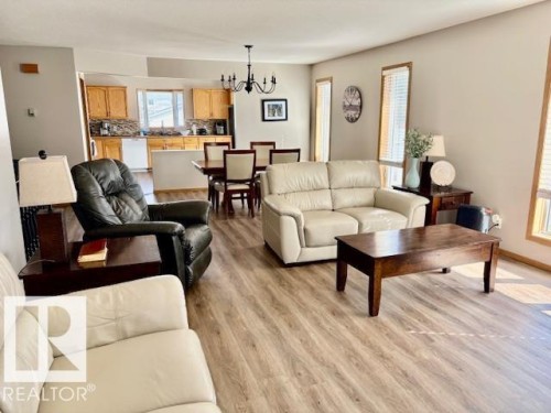 5609 45A Street, Vegreville, AB 