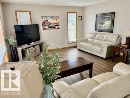 5609 45A Street, Vegreville, AB 