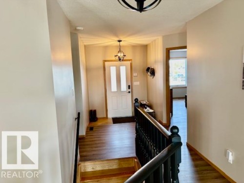 5609 45A Street, Vegreville, AB 