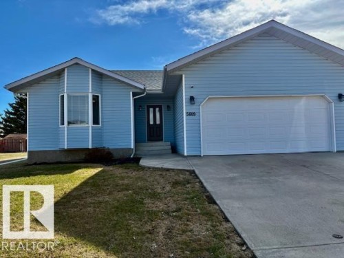 5609 45A Street, Vegreville, AB 
