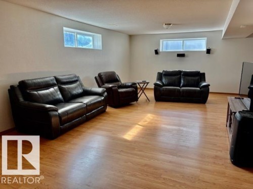 5609 45A Street, Vegreville, AB 