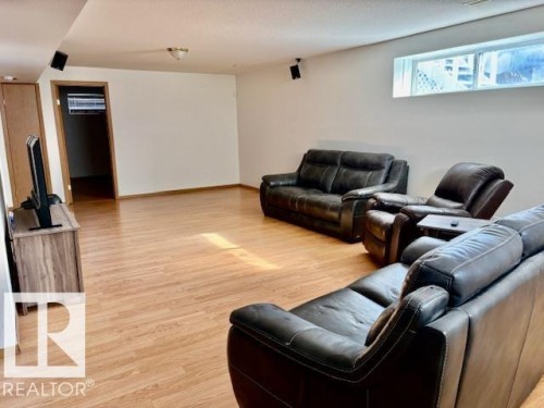 5609 45A Street, Vegreville, AB 