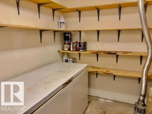 5609 45A Street, Vegreville, AB 