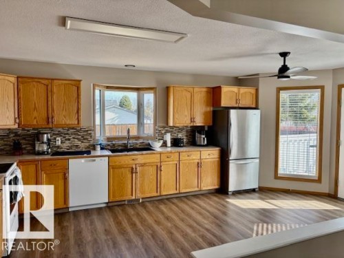 5609 45A Street, Vegreville, AB 