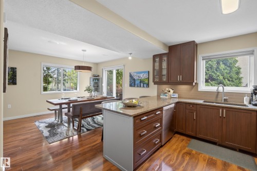 10746 University Avenue Nw, Edmonton, AB 