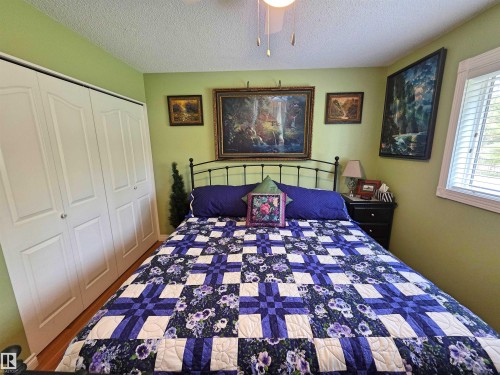 Wood-finish flooring - 9131 Township Road 554, Rural St. Paul County, AB 