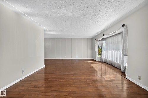 8816 131A Avenue Nw, Edmonton, AB 